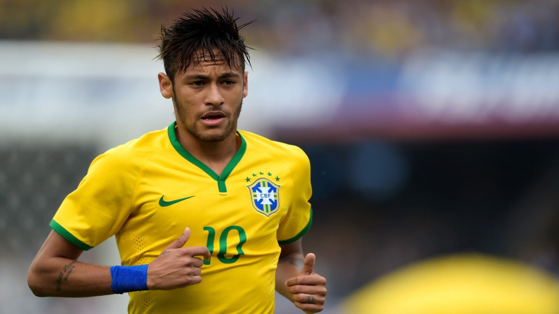 欧冠小组赛：拜仁客场1比1尤文 两位门神轮流上演横梁边缘神扑